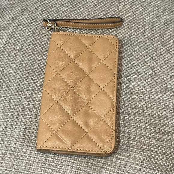 WALLET/WRISTLET Quilted Tan w Gold Hardware - Picture 3 of 4